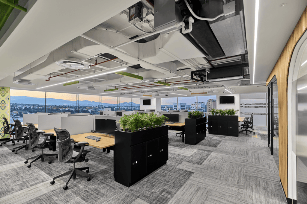 Height-adjustable desks and ergonomic office furniture - Tremain